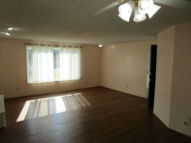 Foto del edificio - 3 Bedroom, 2 Bathroom Home near Middle Sch...