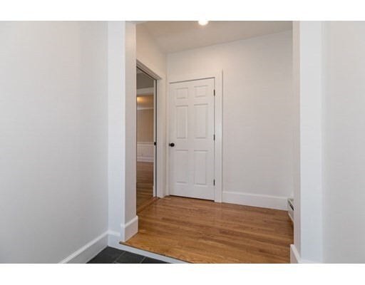 Building Photo - 623 Hale St