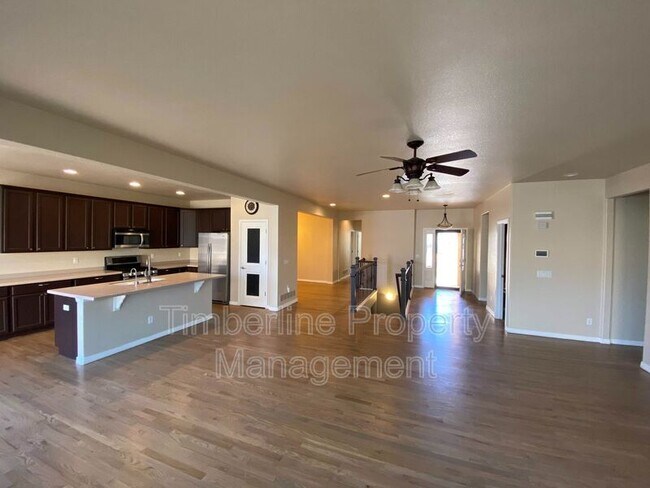 Foto del edificio - 14786 Air Garden Ln
