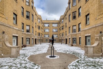 Building Photo - 7377 N Damen Ave