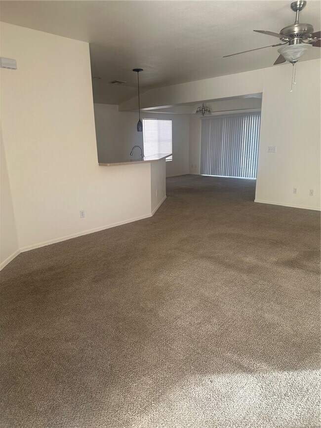 Foto del edificio - 2471 Sabino Dr