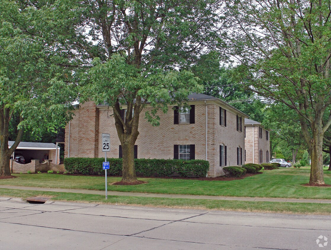 Primary Photo - 290 E Alex Bell Rd