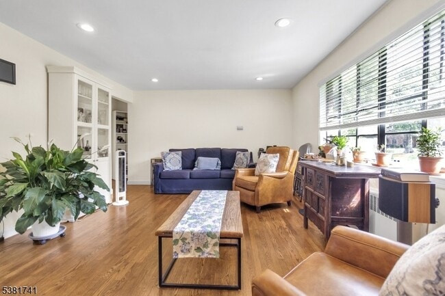 Photo - 101 Troy Dr House