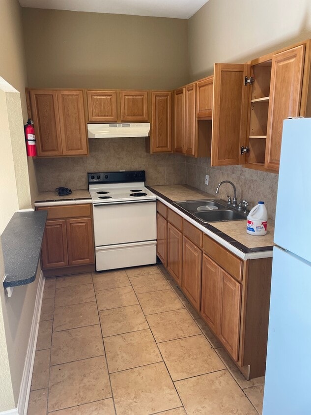 Building Photo - 125 Glenwood Ct
