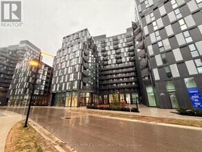 Building Photo - 30 Tretti Wy