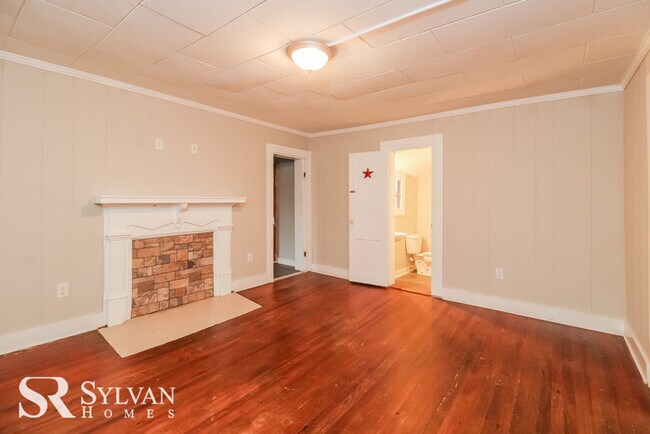 Foto del edificio - 3BR 2BA Farmhouse on 1.3 acres