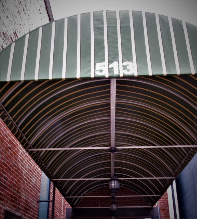 Building Photo - 513 N Hickory St