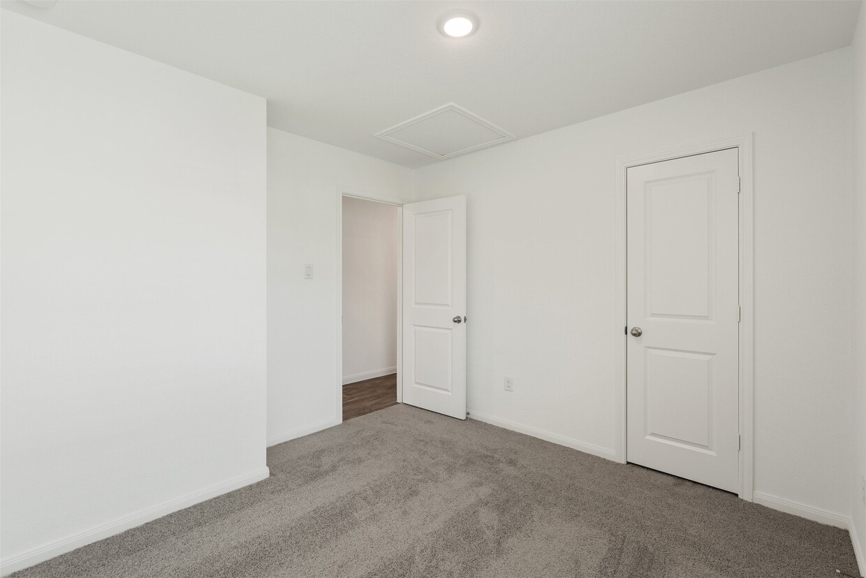 Building Photo - 16462 Valerie Marie Pl