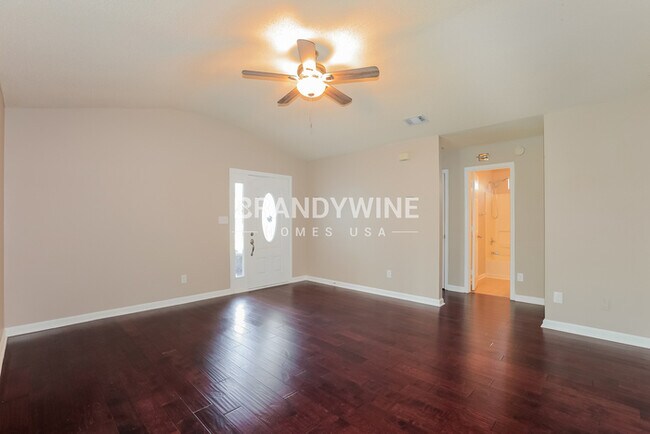 Foto del edificio - Celebrate 2024 with a Home that Sparkles! ...