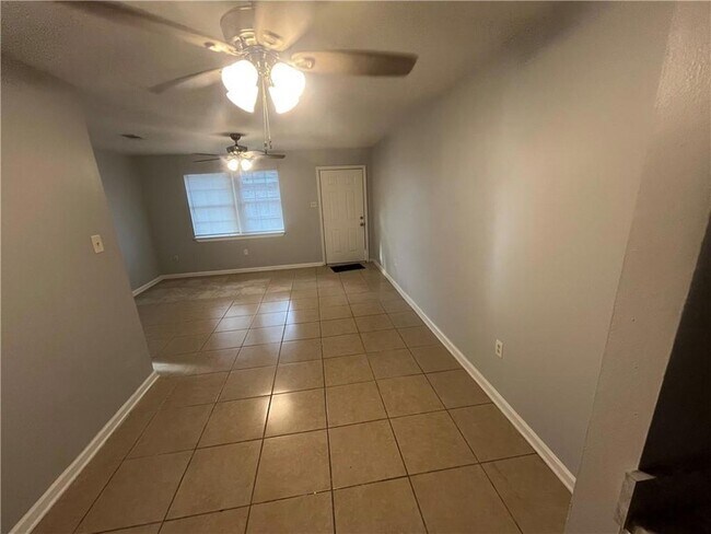 Building Photo - 7825 Dorsett Dr