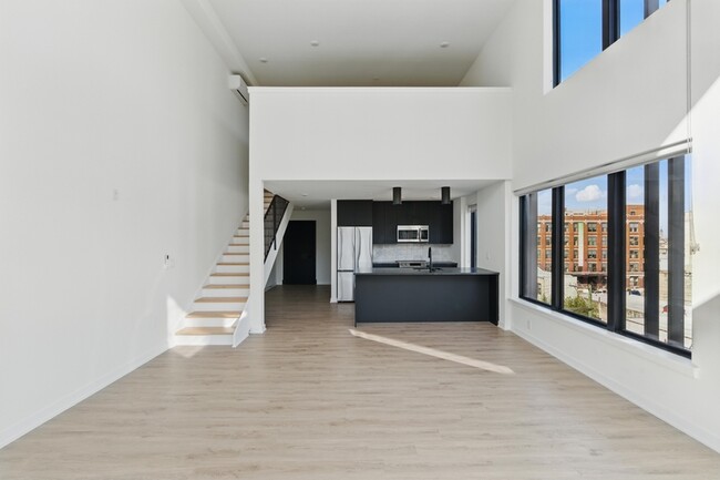 Building Photo - 500 N 13th St