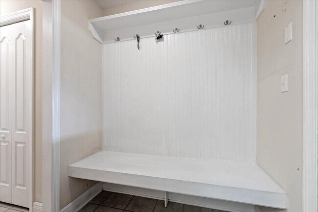Foto del edificio - 3061 Bidhurst Ct