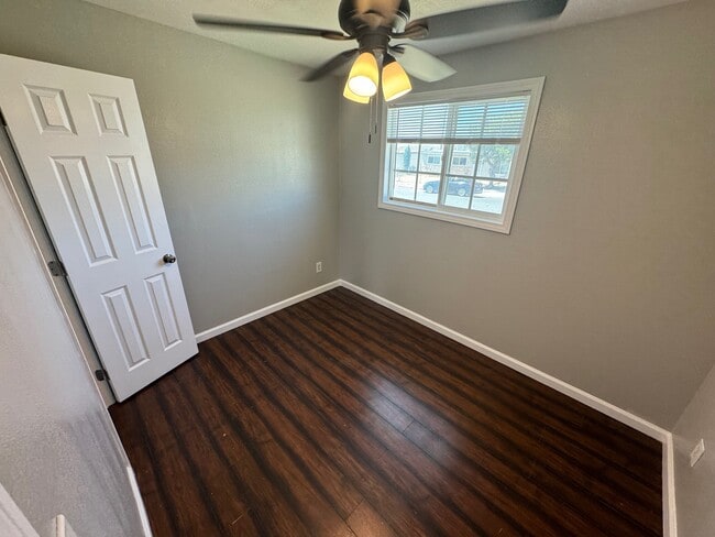 Building Photo - 1160 Mojave Dr