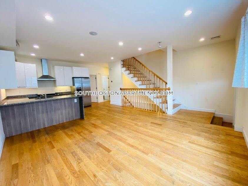 Primary Photo - 277 Dorchester St