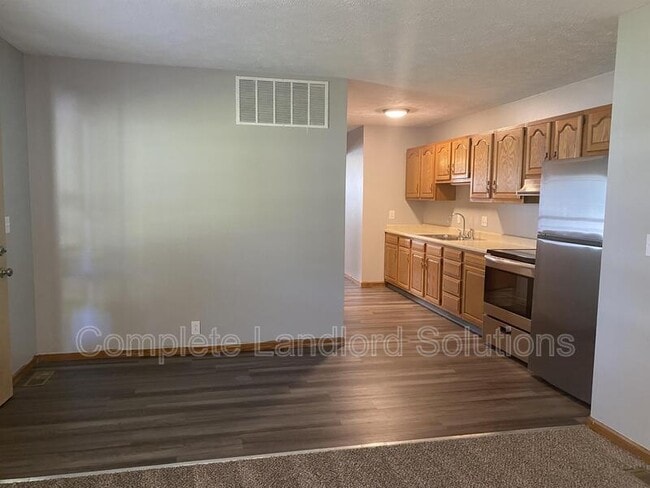 Building Photo - 4705 N Show St
