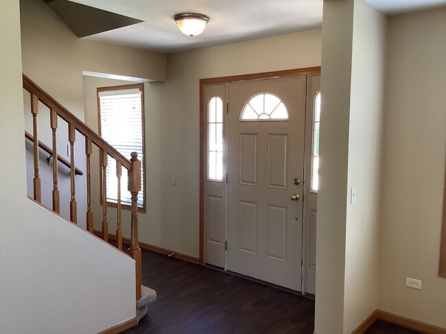 Building Photo - 1305 Bassett Dr