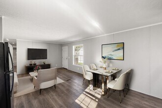 Building Photo - 715 Elmdale Ln