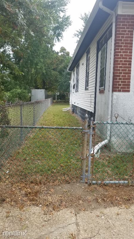 Building Photo - 3 br, 1 bath House - 318 W Buck St
