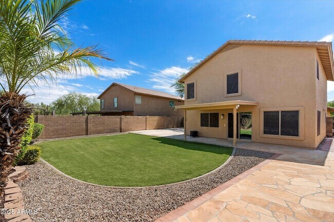 Building Photo - 2314 E Paraiso Dr