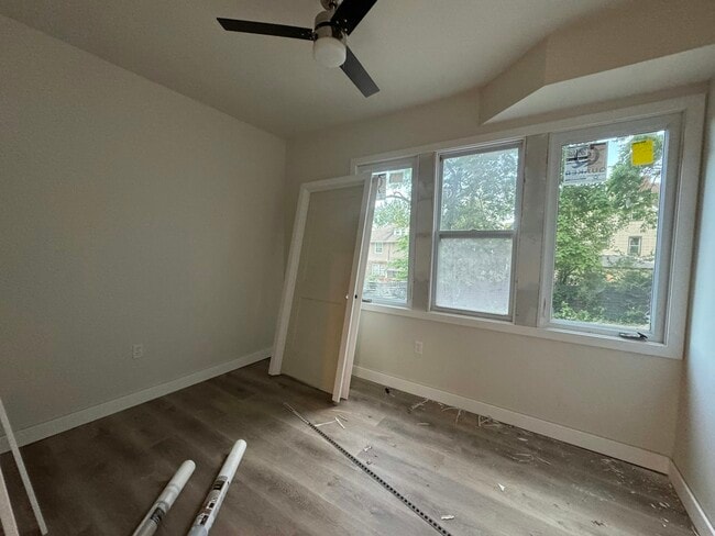 Building Photo - 1512 Rosemary Ln