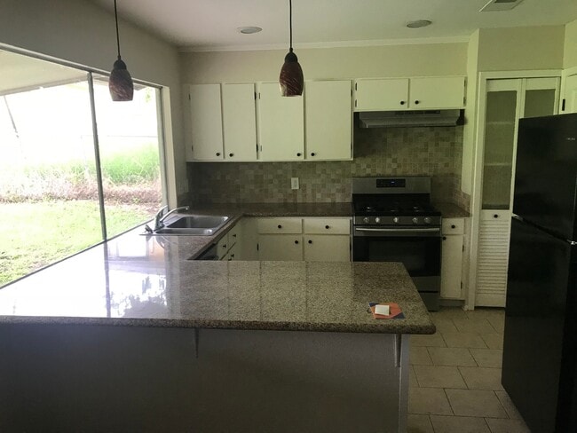 Building Photo - Come see this beautiful 3/2 1243 sq ft home