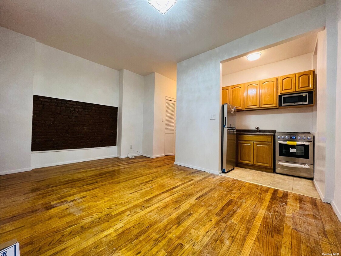 Primary Photo - 129 E 29th St
