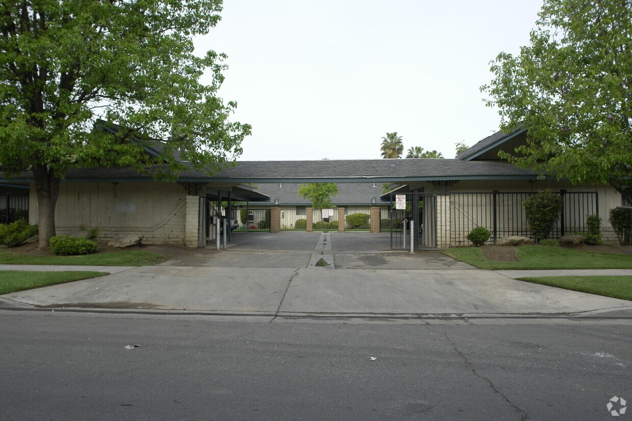 Foto del edificio - 5377 N San Pablo Ave