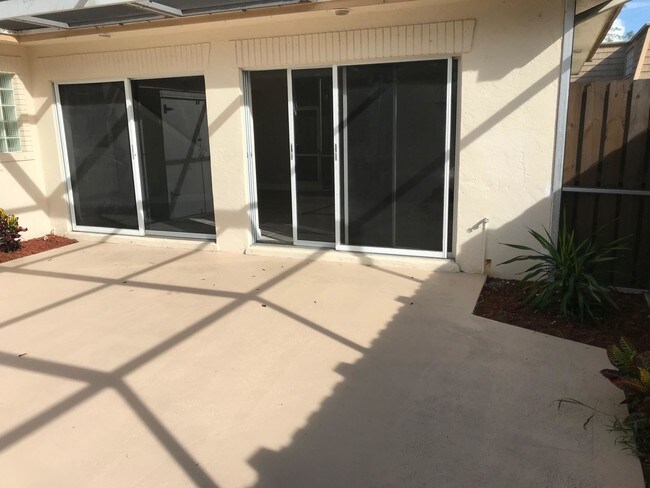 Foto del edificio - 4356 Hazel Ave