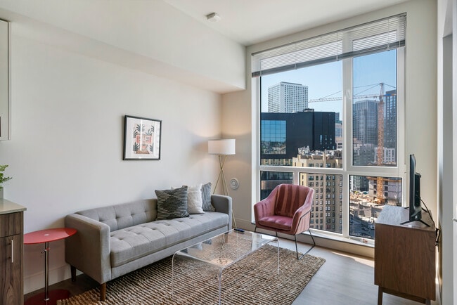 Building Photo - Pivot Apartments