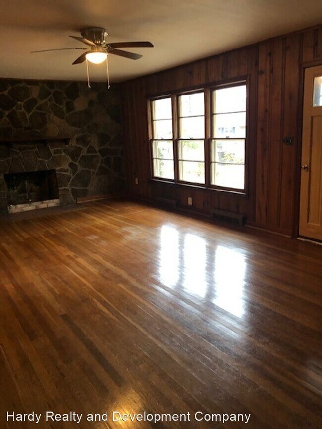 Building Photo - 2 br, 1 bath House - 4 Walton Way