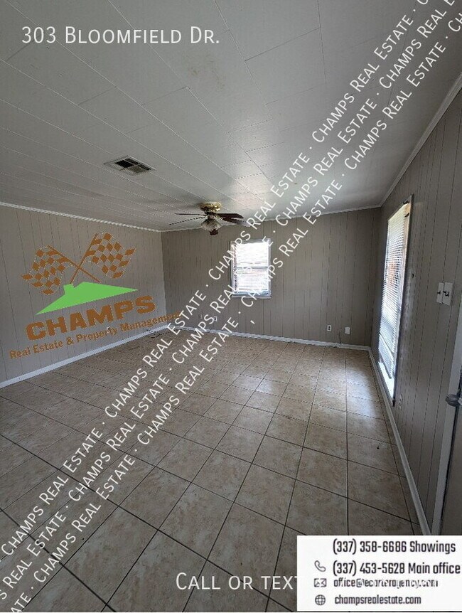 Foto del edificio - 303 Bloomfield Dr