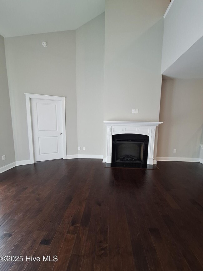 Building Photo - 1807 Fox Den Way