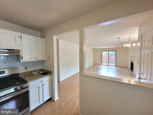 Foto del edificio - 3601 Waltham Ct