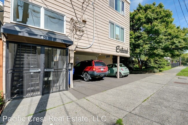 Building Photo - 423 11th Ave E