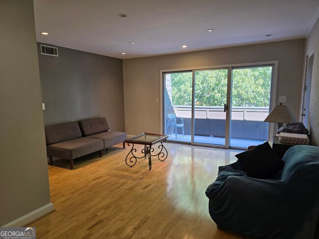 Foto del edificio - 1652 N Gatewood Rd NE