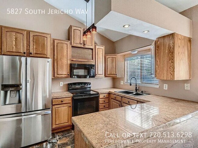 Building Photo - 5827 S Jericho Way