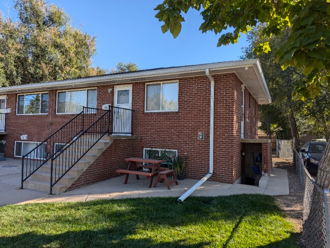 720 tiene dos entradas superiores - 720 21st Street