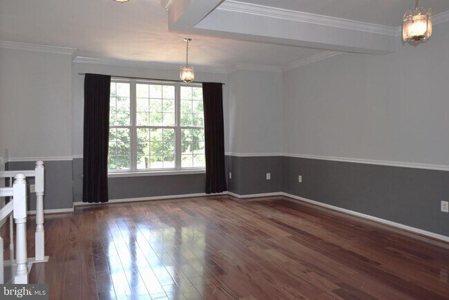 Foto del edificio - 8819 Blue Royale Ln