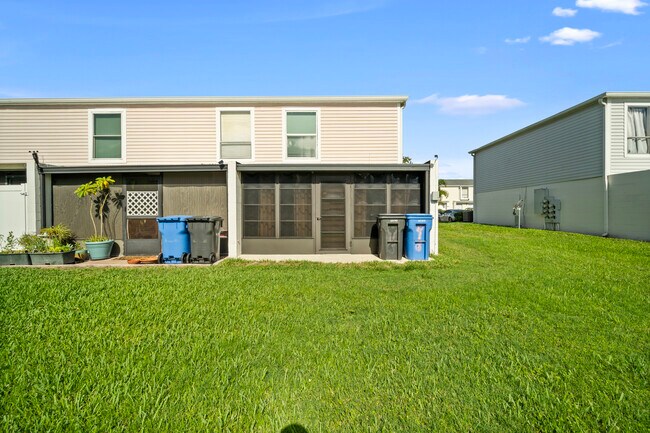 Foto del edificio - 11816 Cypress Hill Cir