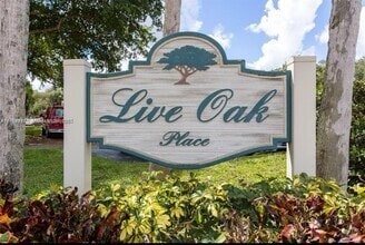 Building Photo - 9410 Live Oak Pl