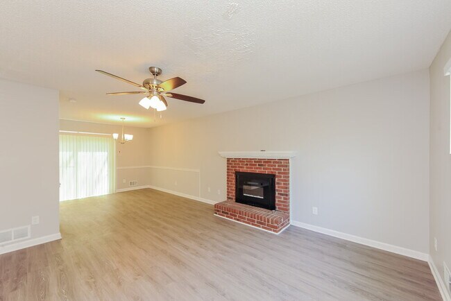Foto del edificio - 1120 Brenton Dr NW