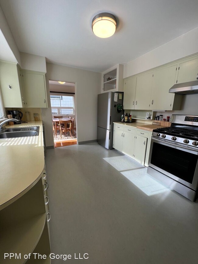 Foto del edificio - 2 br, 1 bath House - 318 West 6th Street