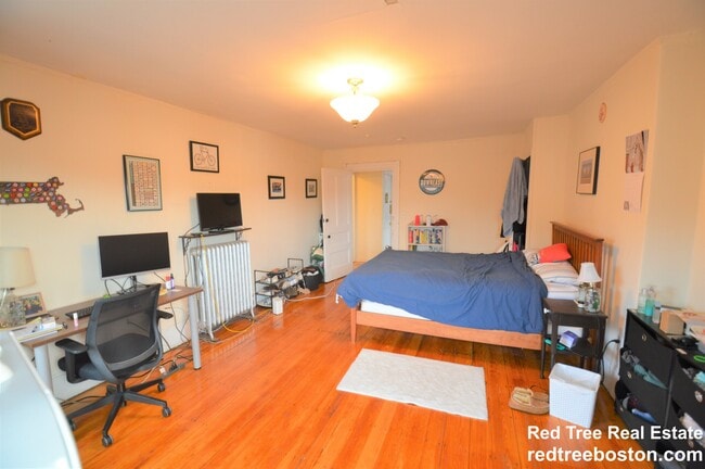 Building Photo - 918 Beacon St