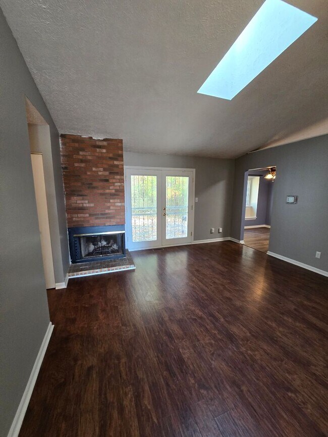 Foto del edificio - Three Bedroom Home Located in Pike Townshi...