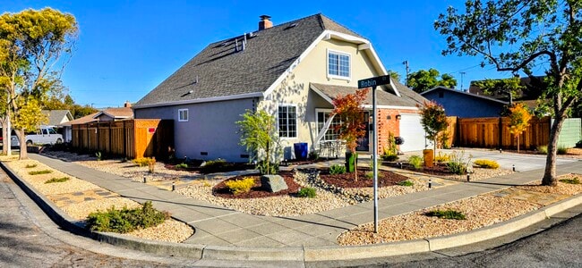 Building Photo - 40830 Robin St