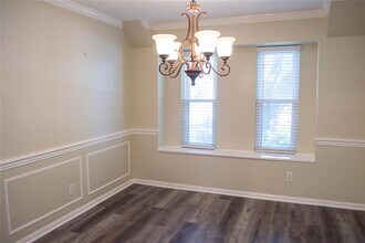 Building Photo - 18119 Shadow Valley Dr