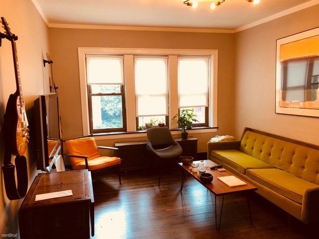Building Photo - 1 br, 1 bath  - 5618 N Miltimore Ave 2