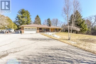 Building Photo - 3 Cedar Dr