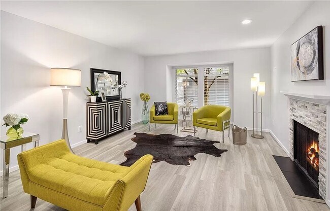 Building Photo - Stunning 3BR Townhome in Bellevue - Top Sc...