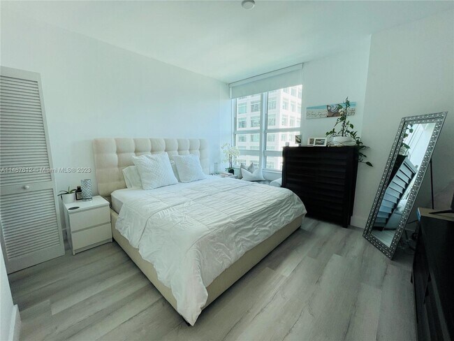 Foto del edificio - 950 Brickell Bay Dr